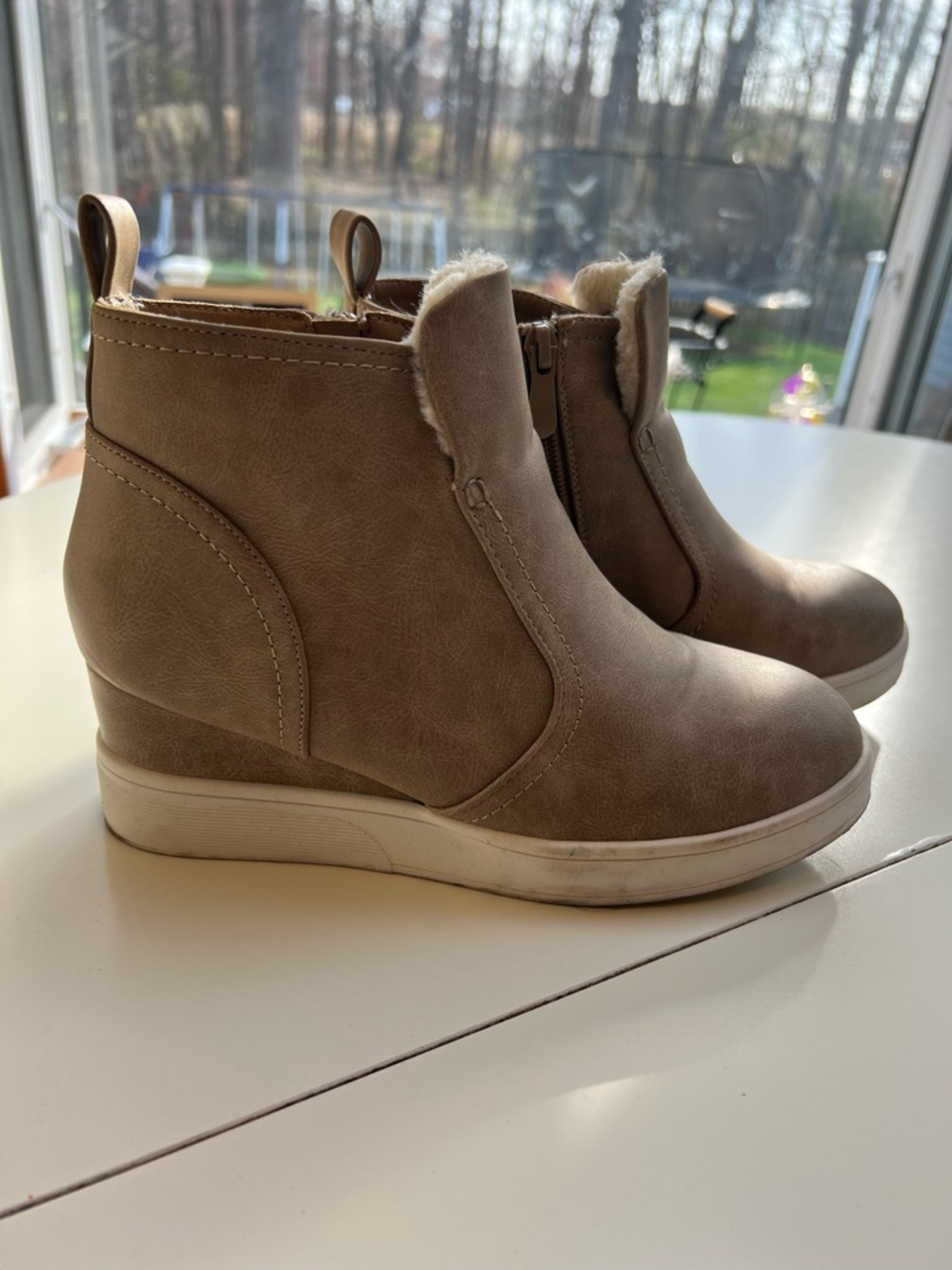 Dream Pairs Taupe Wedge Ankle Booties with Faux Shearling Size 8